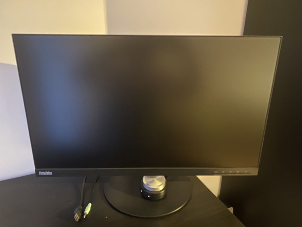 Vând monitor Lenovo IPS LED Thinkvision