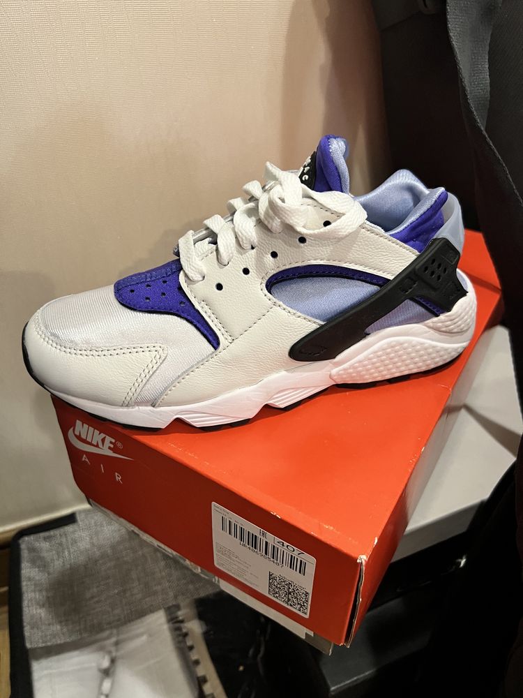 Срочно! Торг! Новые Nike Air Huarache 35-35,5 размер