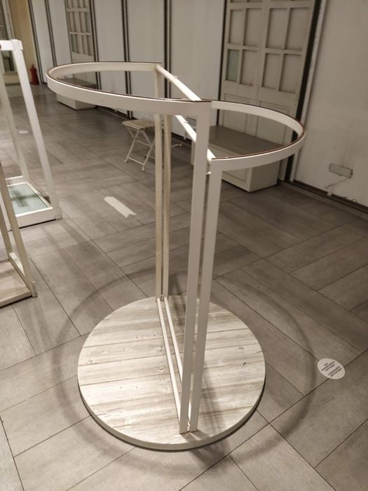 Вешалки для одежды