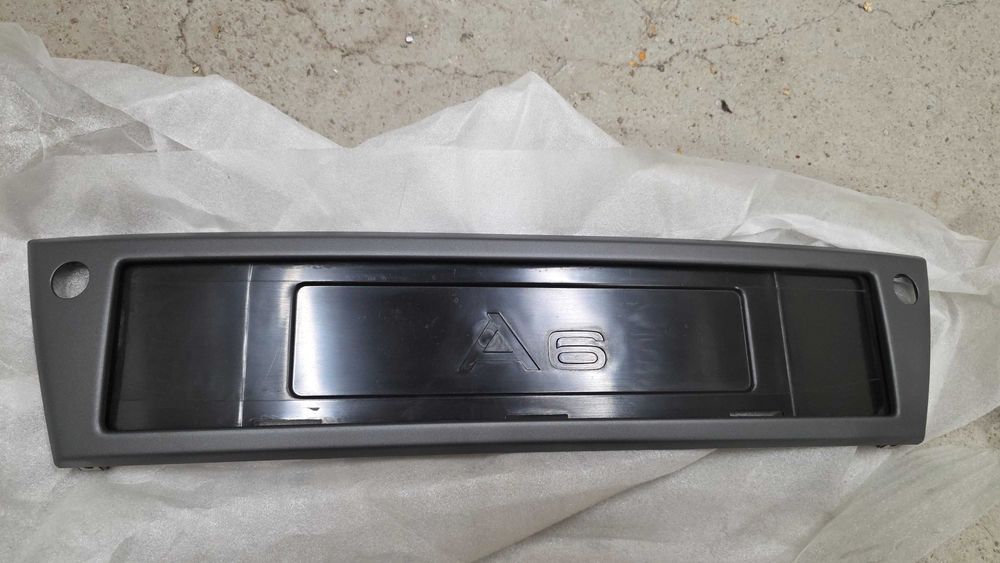 Рамка за номер Audi A6 C6 4F