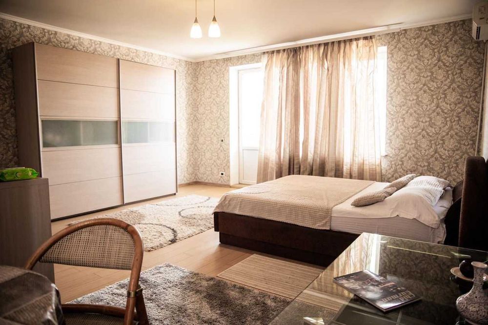 Дава се под наем Едностаен апартамент в София, Център - 31 кв.м за 325 € - Снимка #1