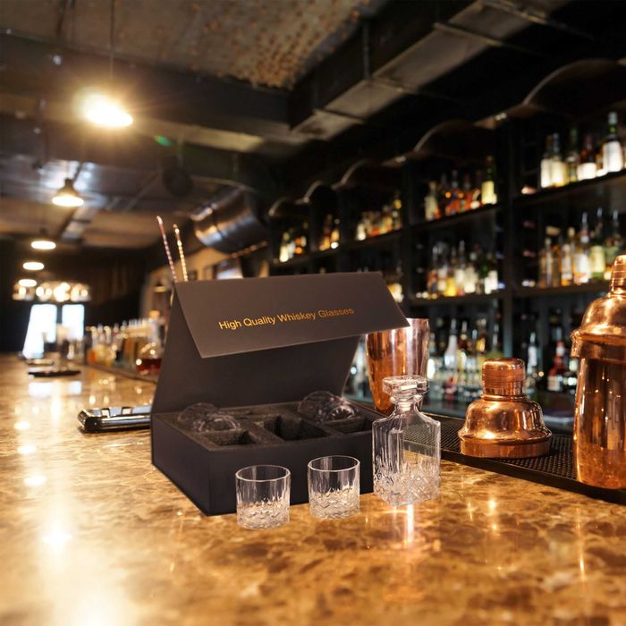 Set elegant de bauturi 5 piese, cu carafa 650 ml si 4 pahare 330 ml