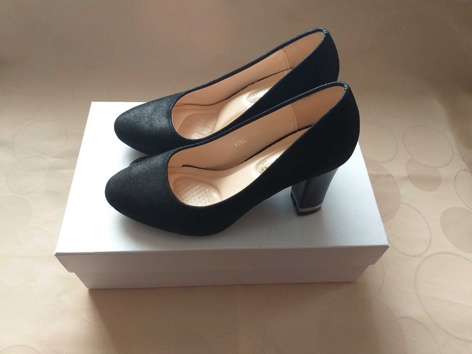 Дамски обувки на ток - НОВИ
