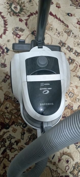 Samsung pilesos sotiladi.