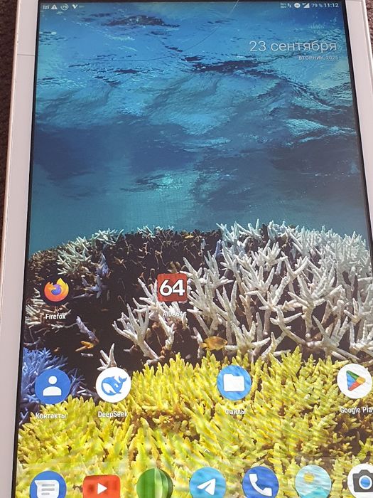 Планшет Samsung Galaxy Tab E с большим экраном и с поддержкой СИМ карт