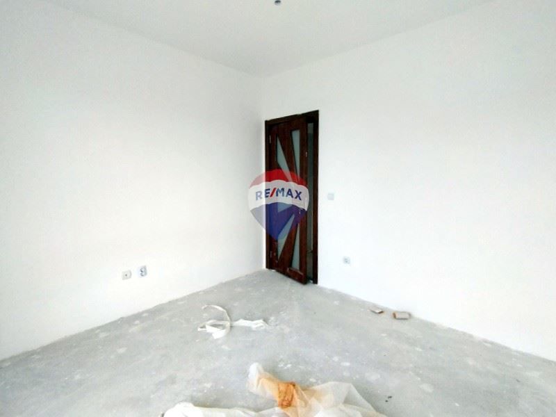 Продава се Двустаен апартамент в Варна, Виница - 78 кв.м за 1456 €/кв.м - Снимка #12