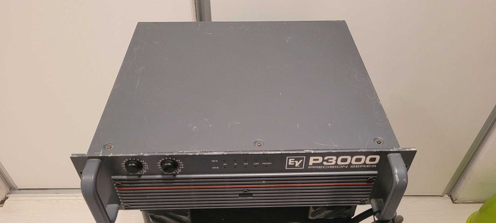 Amplificator EV P3000