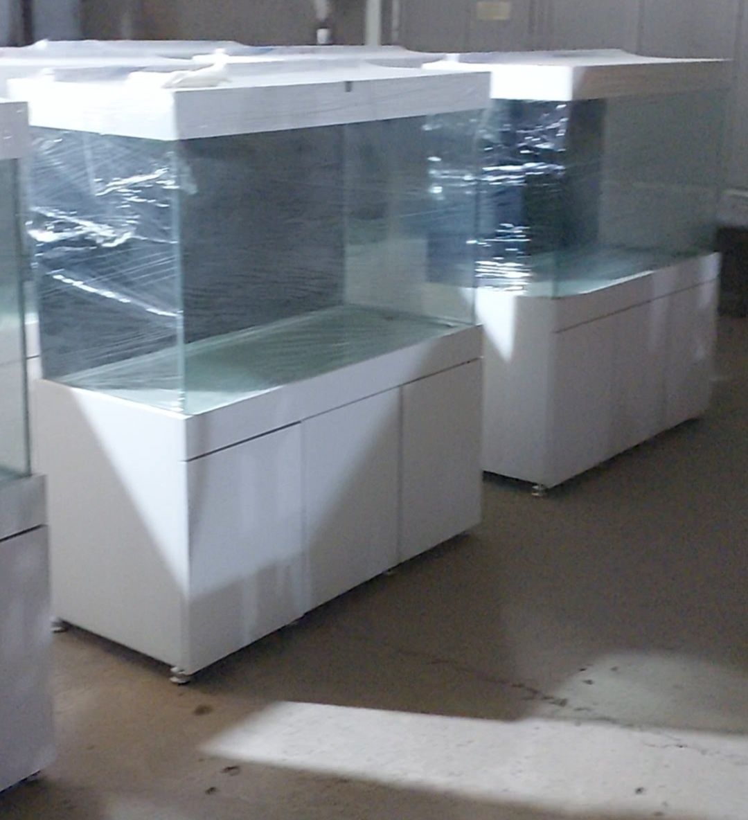 продаётся  готовый аквариум от100 до 600 литров на заказ до 2.5 тонна