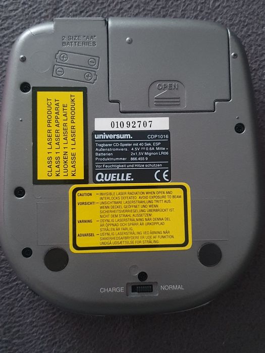 Vând cd player Universum