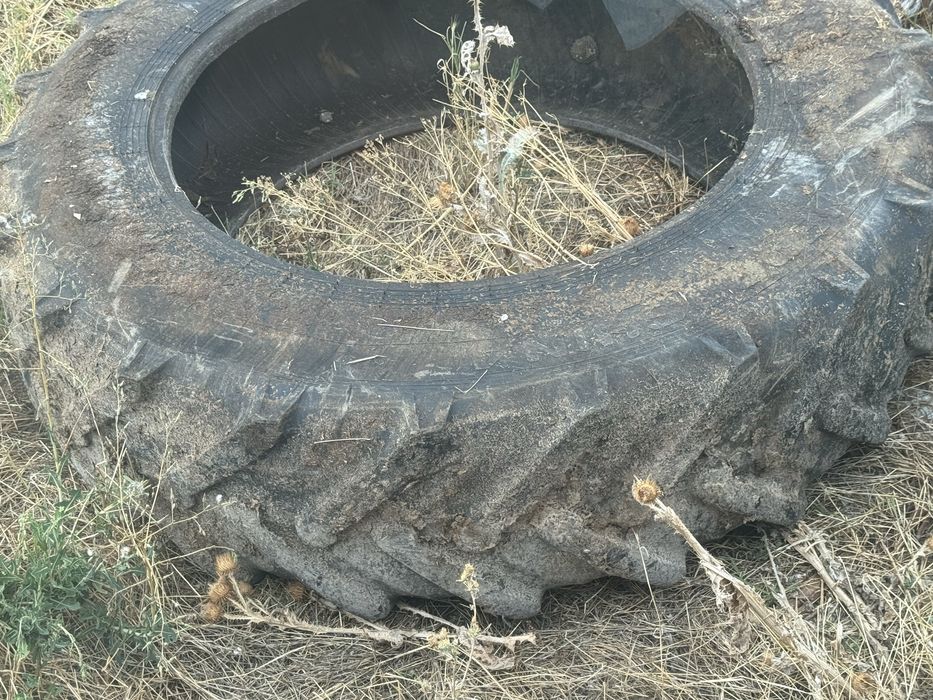 Гуми задни и предни 16.9/38–480/65/24