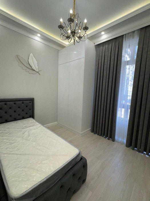 Продаётся 3- комнатная  квартира ЖК VEK  312*