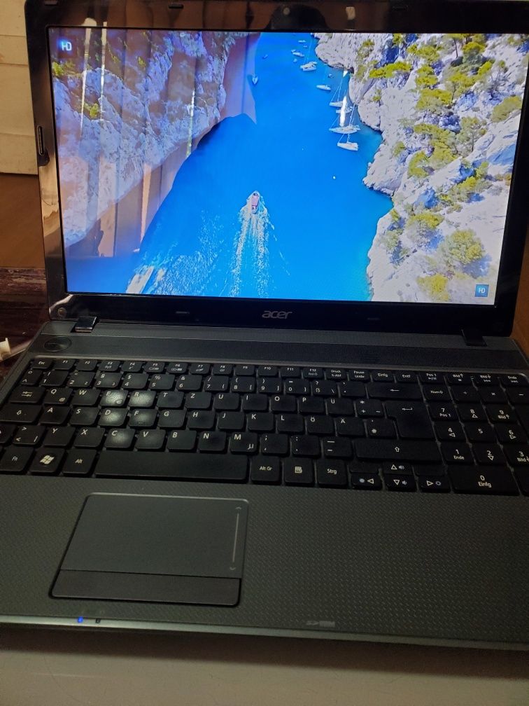Vand laptopuri de la dual core la i3
