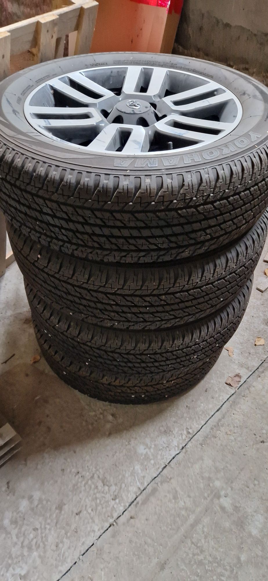 245/60R20 Yokohama Geolander