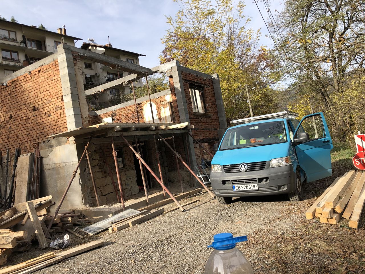 Продава се Къща в Тетевен - 100 кв.м за 161 €/кв.м - Снимка #2