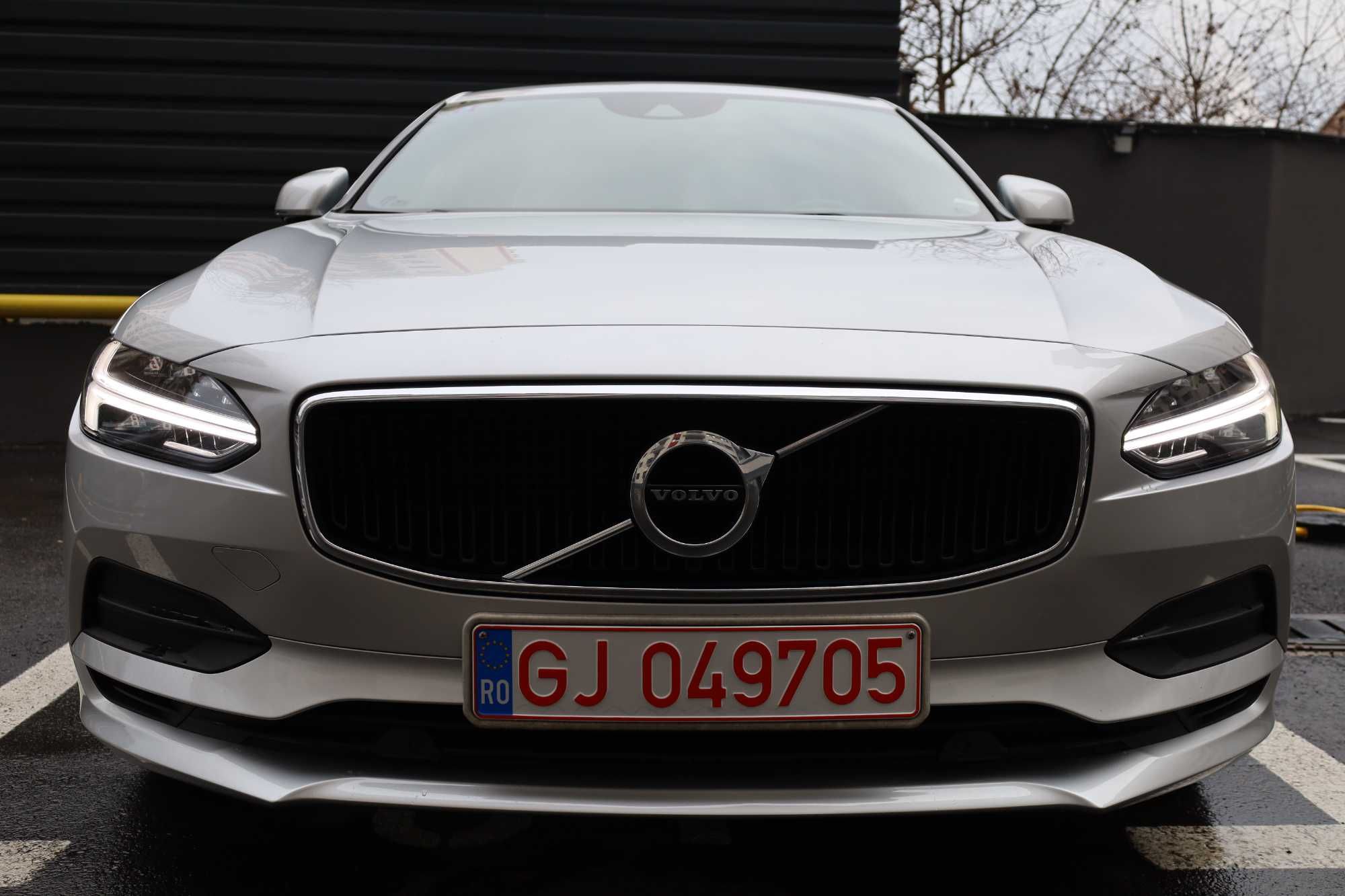 Volvo S90 D4 Momentum 2019