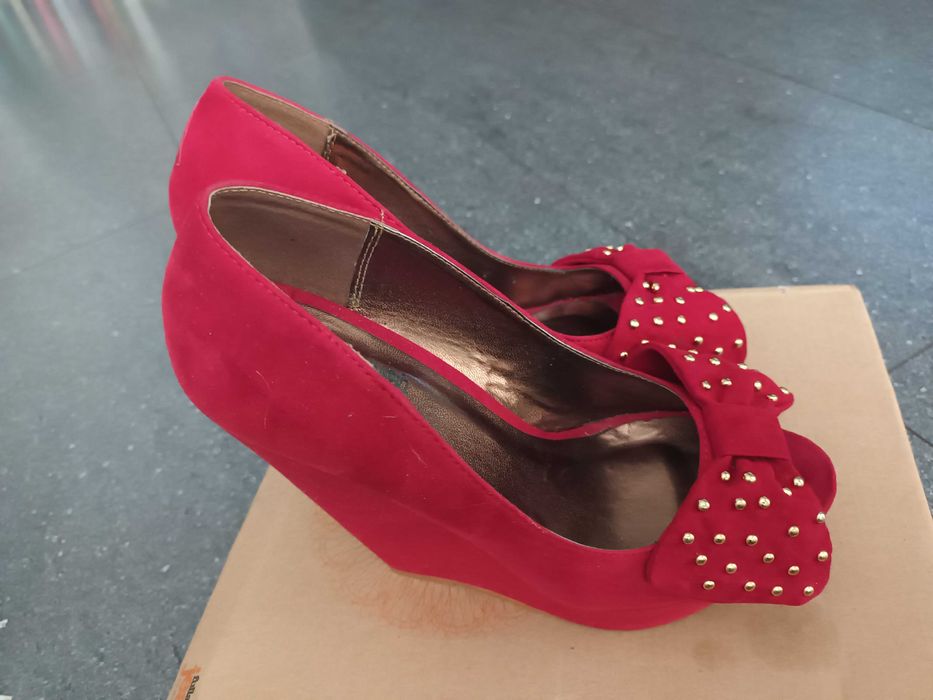 Обувки с ток или платформа 37 номер по 8 лв. чифта или 25лв. За 4те.