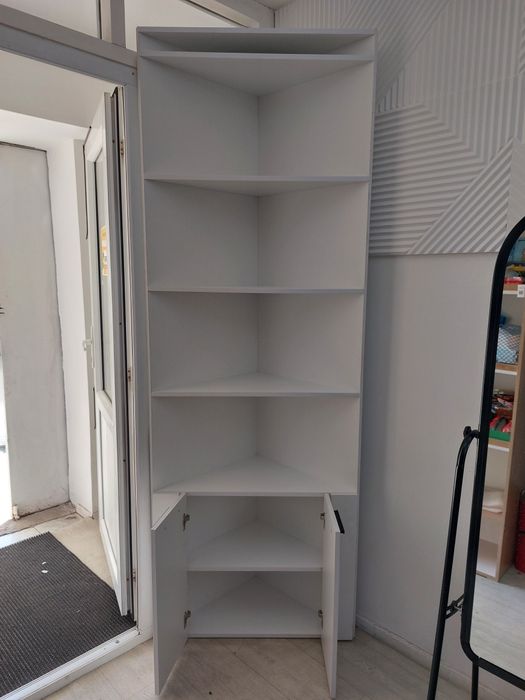 Продам шкаф угловой с полками