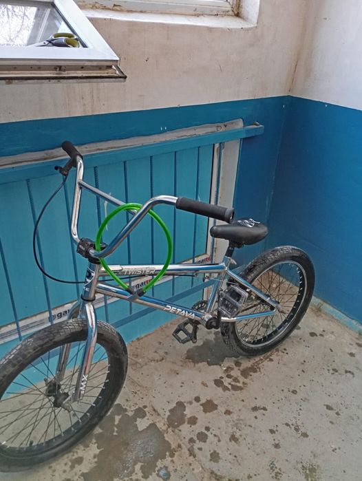 велосипед BMX в очень хорошем состоянии.