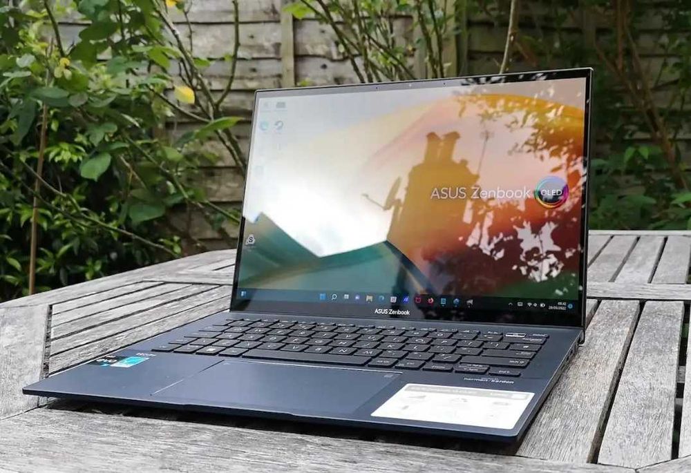 Laptop ASUS Zenbook 14 UM3402YA, OLED, 16GB, 1TB SSD, in garantie