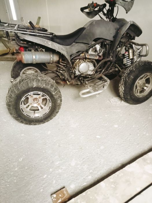 Vând ATV 225 cu remorcuța