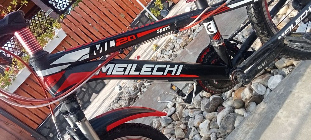 Vând bicicleta pentru copii de 7-13 ani