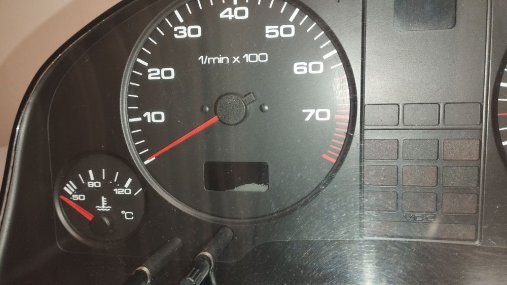 Километраж АУДИ 80 Б3 бензин