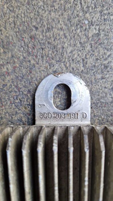 Radiator racire combustibil VW Passat B6 cod 3C0 203 491 D