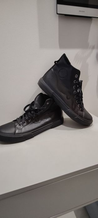 Продам мужские новые кеды