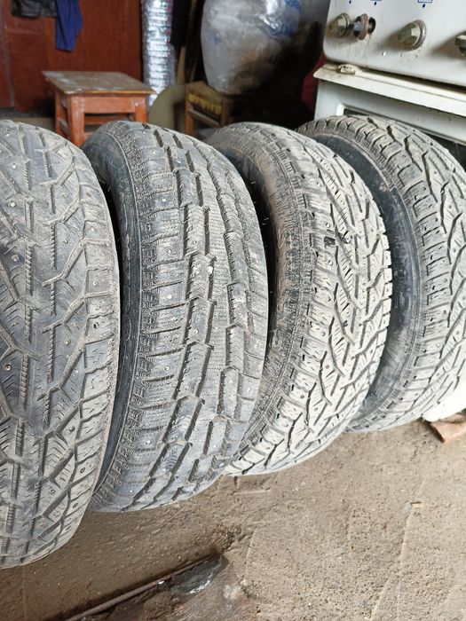 Продам зимние шины 185/65/15