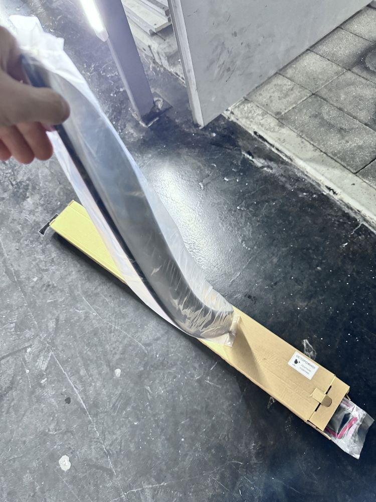 Kia K 5 vetrovik shafyor tomon yoq. Yengi