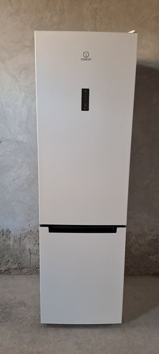 Продается холодильник