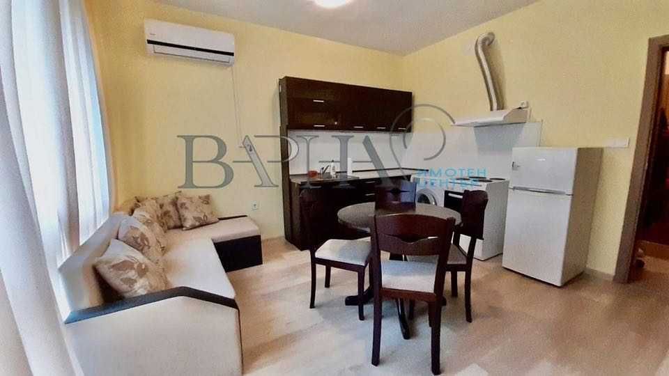 Дава се под наем Двустаен апартамент в Варна, Център - 45 кв.м за 382.5 € - Снимка #1