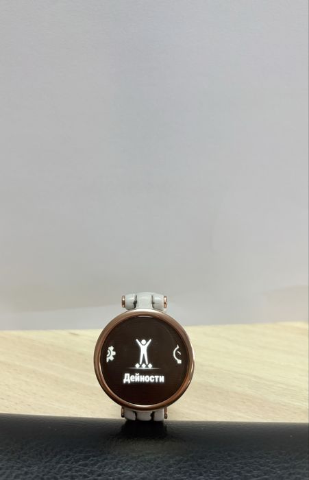 Garmin Lily Sport – елегантен смарт часовник