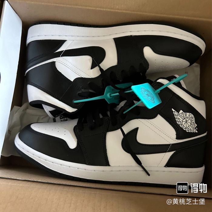 Air Jordan 1 Mid Black/White оригинал из Poizon