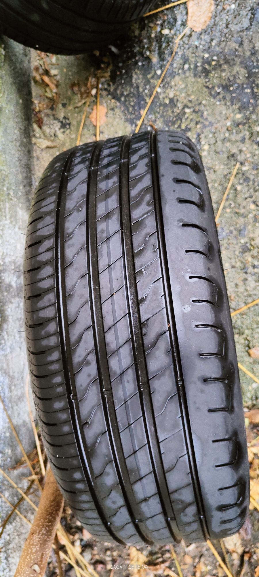 Anvelope vara 215/55/16