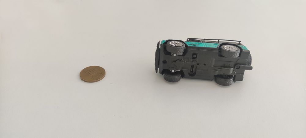 Jeep controlat prin WIFI scara 1/64