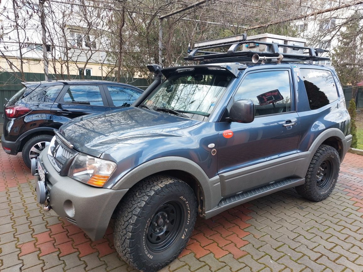 Vând Mitsubishi Pajero 3.2 DID