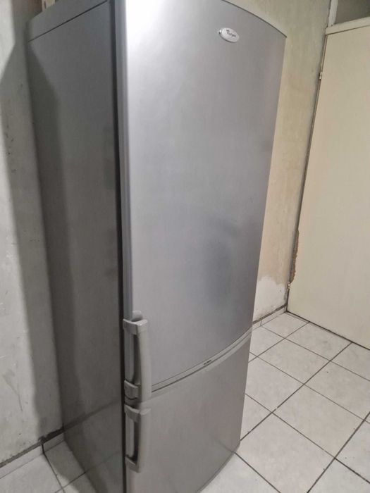 хладилник с фризер whirlpool