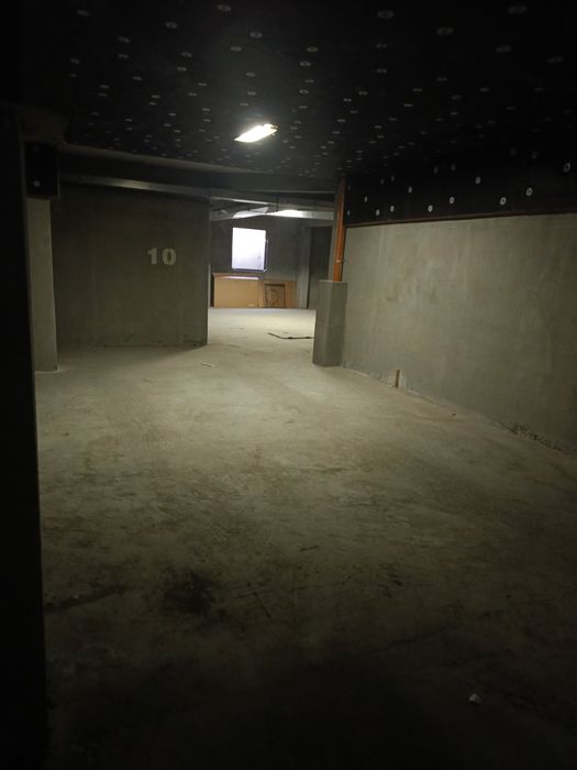 Гараж под наем .