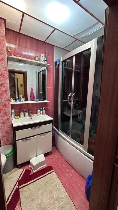 Продам 2-комн квартиру, р-н Достык Молл, с ремонтом