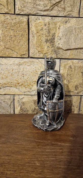 Статуетка на Рицар