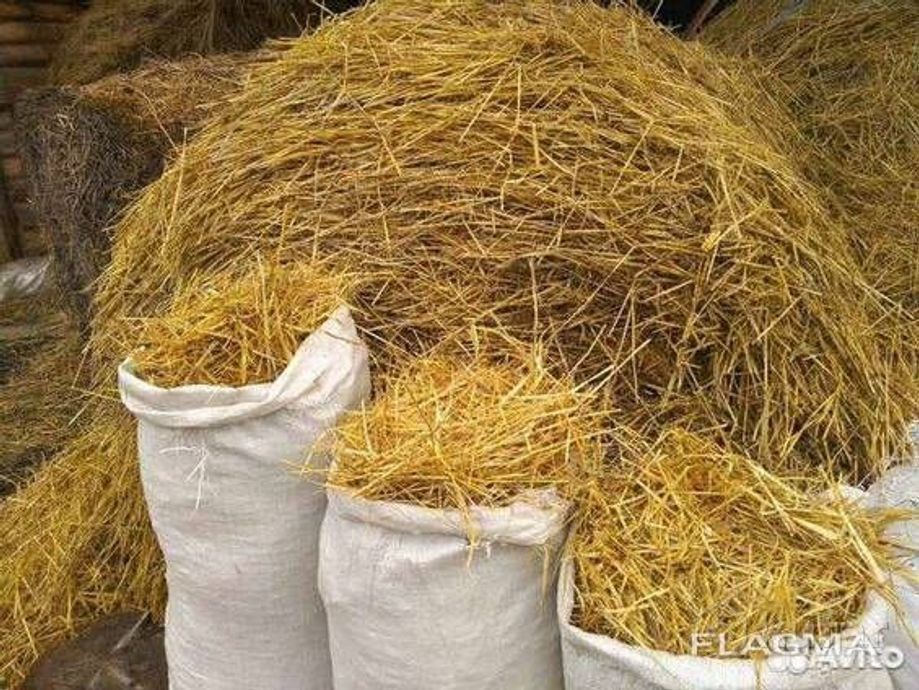 Хорошая салома в мешках