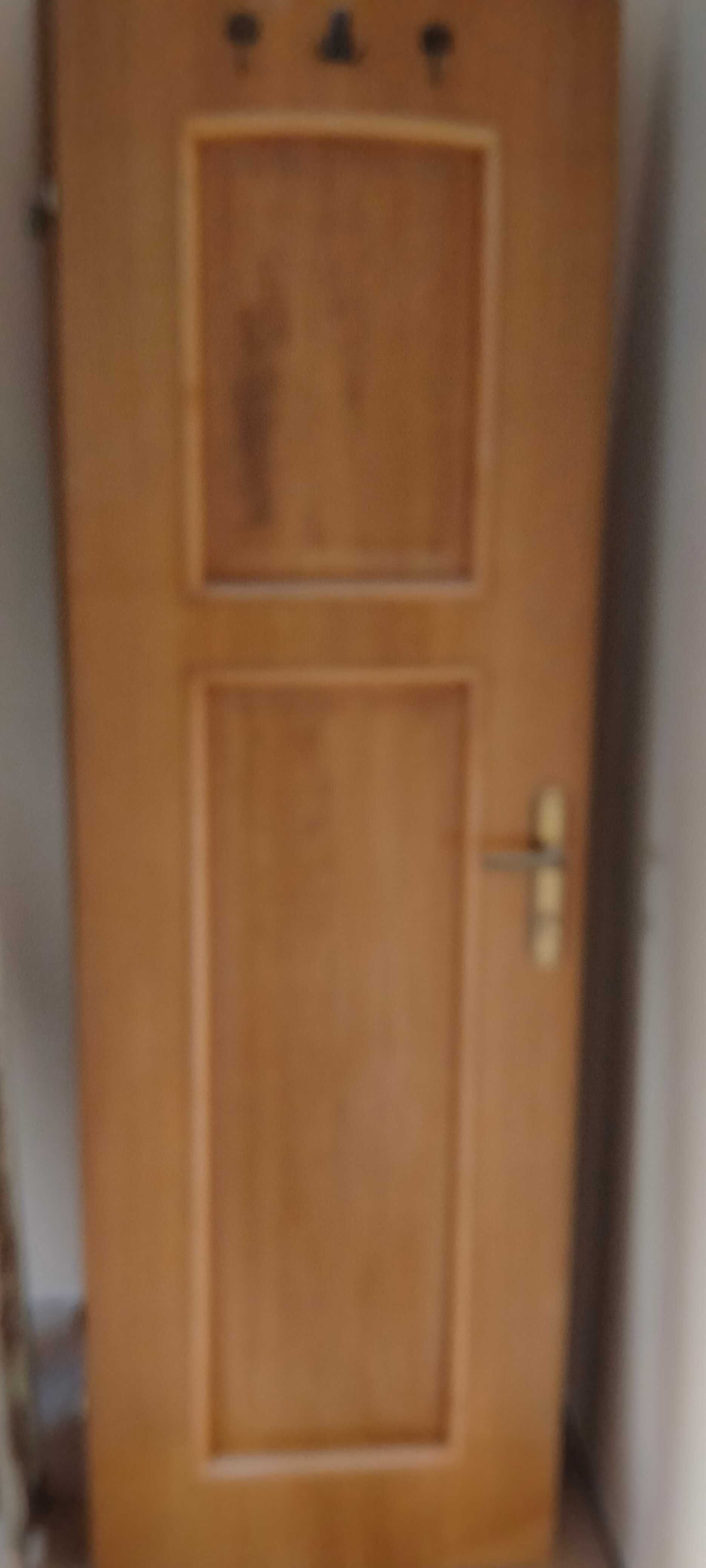 Uși de interior lemn masiv furniruit