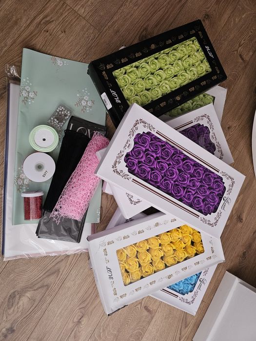 Trandafiri săpun si accesorii