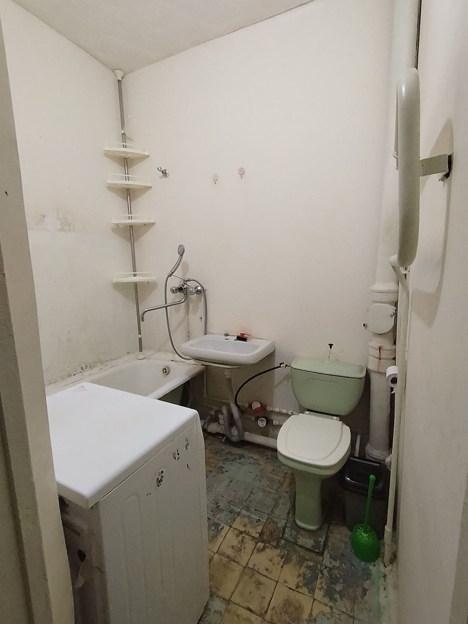Чирчик ш. 9 м/н Кв Конструктаров кирпичный кубик дом 1х/4/4 46 м²