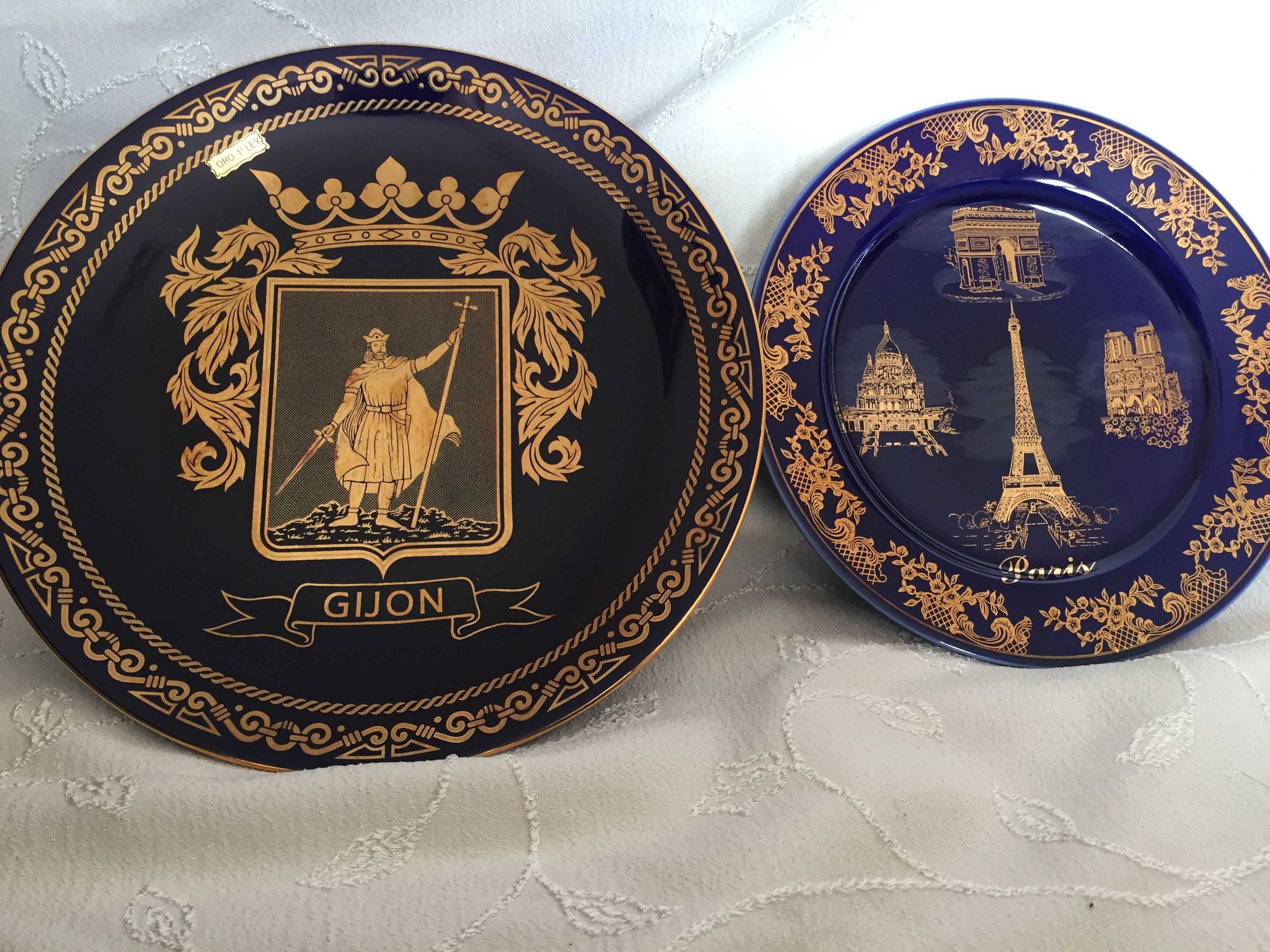 Порцеланови чинии син кобалт, златна декорация, Хихон и Париж, нови
