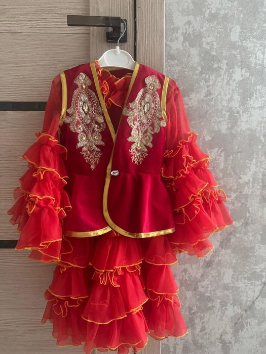 Продам казахское платье с жилеткой