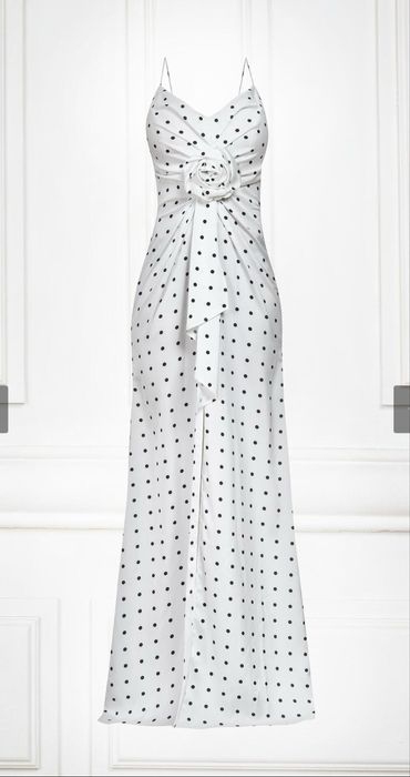 Елегантна рокля Cliche