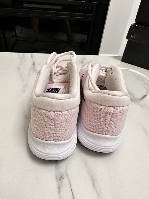 Adidasi Nike fete masura 35,5