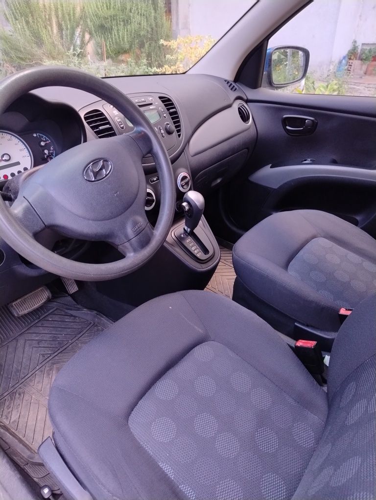 Продавам Hundai i10 1.1